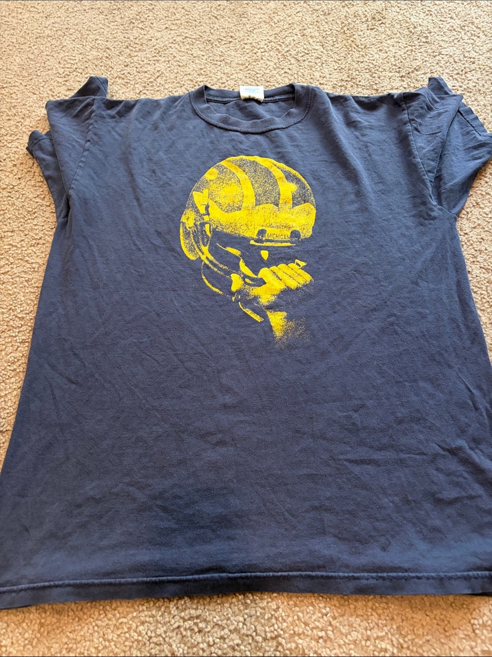 B71 Y2K Michigan Football Men’s 2Xl  Navy Blue Graphic Football Helmet T-Shirt
